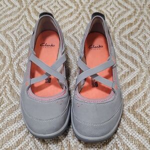 Clarks Women's Gray and Orange Flats